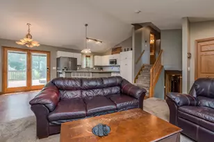 1114 Engesser Ln, Saint Peter, MN 56082 - Photo 5