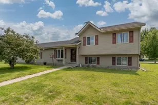 1114 Engesser Ln, Saint Peter, MN 56082 - Photo 1