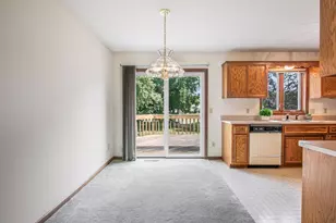 972 Pointe Way, Eagan, MN 55123 - Photo 5