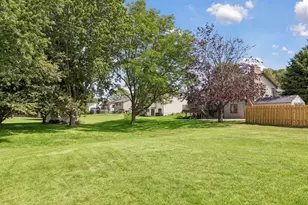 972 Pointe Way, Eagan, MN 55123 - Photo 33