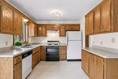 972 Pointe Way, Eagan, MN 55123 - Photo 7
