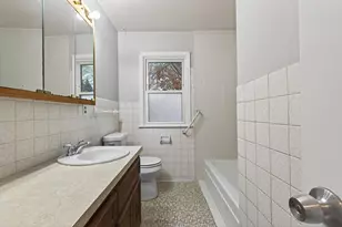 2057 Giesmann St, Roseville, MN 55113 - Photo 17