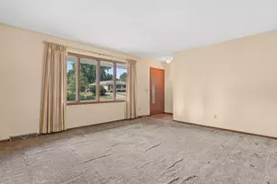 405 Terrace Dr, Roseville, MN 55113 - Photo 5