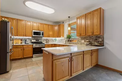 2437 Matterhorn Drive E, Maplewood, MN 55119 - Photo 3