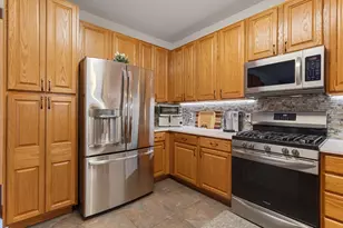 2437 Matterhorn Dr E, Maplewood, MN 55119 - Photo 5