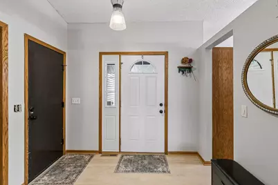 12540 Everest Court W, Apple Valley, MN 55124 - Photo 3