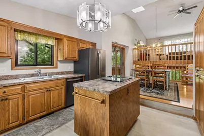 12540 Everest Court W, Apple Valley, MN 55124 - Photo 7