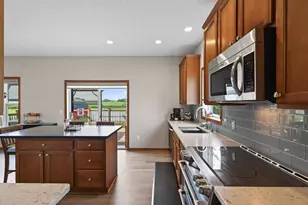 105 6th St SW, Delano, MN 55328 - Photo 5