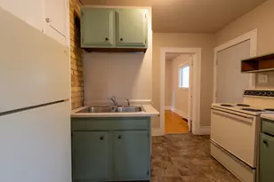 915 College Street N, Fargo, ND 58102 - Photo 7