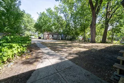 915 College Street N, Fargo, ND 58102 - Photo 27