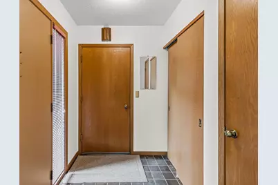 2420 Mendelssohn Lane N #5, Golden Valley, MN 55427 - Photo 3