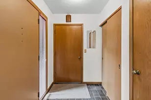 2420 Mendelssohn Ln N, Golden Valley, MN 55427 - Photo 3