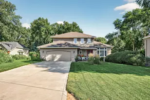 2277 Moreland Ct E, Maplewood, MN 55119 - Photo 3