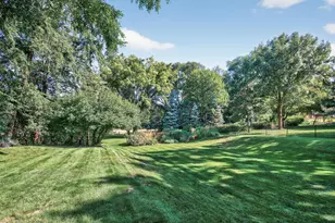2277 Moreland Ct E, Maplewood, MN 55119 - Photo 13
