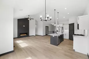 909 Acorn Ct, Hudson, WI 54016 - Photo 15