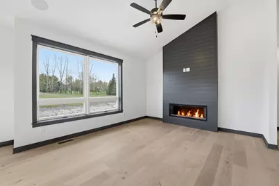909 Acorn Court, Hudson, WI 54016 - Photo 13