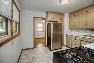 717 Hall Ave, Saint Paul, MN 55107 - Photo 9