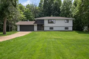 10638 Maple Ln, Corcoran, MN 55374 - Photo 3