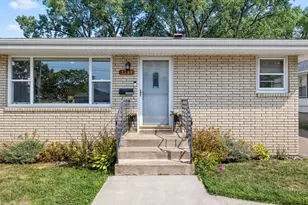 1381 Hoyt Ave E, Saint Paul, MN 55106 - Photo 1