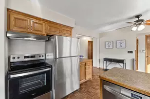 1381 Hoyt Ave E, Saint Paul, MN 55106 - Photo 11