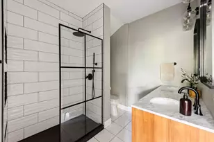 41 Russell Ave S, Minneapolis, MN 55405 - Photo 23