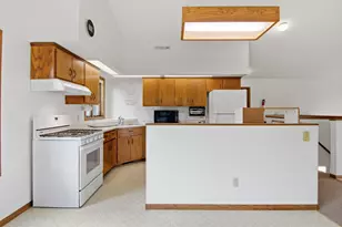 390 Skyline Dr, Wabasha, MN 55981 - Photo 9