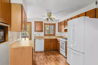 460 Center Street, Dakota, MN 55925 - Photo 3
