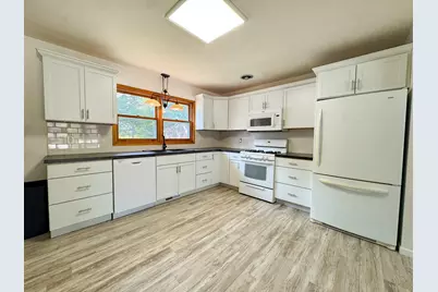 518 E Saint Charles Avenue, Fergus Falls, MN 56537 - Photo 7