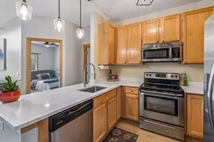 17679 Hackberry Ct, Eden Prairie, MN 55347 - Photo 7