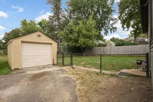 678 Hazel St N, Saint Paul, MN 55119 - Photo 7