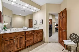 635 Waycliffe Dr N, Wayzata, MN 55391 - Photo 21