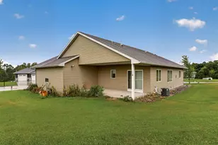 1908 Country View Dr, Saint Charles, MN 55972 - Photo 29