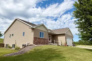 1908 Country View Dr, Saint Charles, MN 55972 - Photo 31