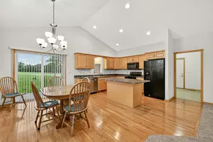 1908 Country View Dr, Saint Charles, MN 55972 - Photo 7