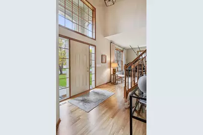 7645 Ridgeview Way, Chanhassen, MN 55317 - Photo 5