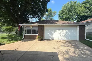 2055 English St, Maplewood, MN 55109 - Photo 15