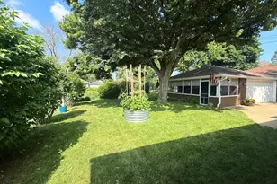 2055 English St, Maplewood, MN 55109 - Photo 19