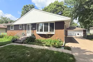 2055 English St, Maplewood, MN 55109 - Photo 1