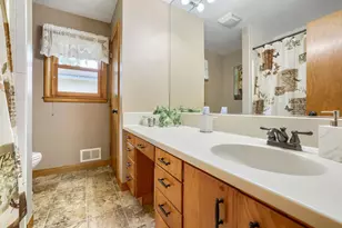 421 13th St W, Hastings, MN 55033 - Photo 11