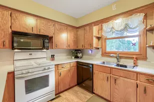 421 13th St W, Hastings, MN 55033 - Photo 5