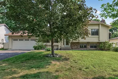 7460 Berkshire Way, Maple Grove, MN 55311 - Photo 3