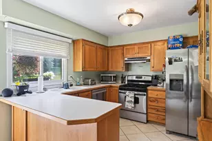 7460 Berkshire Way, Maple Grove, MN 55311 - Photo 15