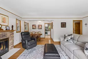 3240 Lilac Dr N, Golden Valley, MN 55422 - Photo 9