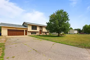 1232 Cypress Rd, Saint Cloud, MN 56303 - Photo 3