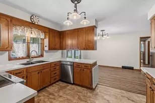 754 Southview Ct SW, Hutchinson, MN 55350 - Photo 13