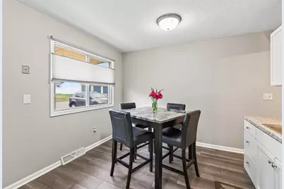 459 Mailand Court S, Maplewood, MN 55119 - Photo 5