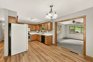 1349 Hillcrest Dr, Saint Charles, MN 55972 - Photo 7