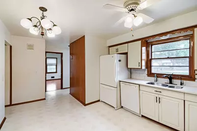 7932 38 1/2 Avenue N, New Hope, MN 55427 - Photo 13