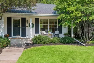 5272 Lochloy Dr, Edina, MN 55436 - Photo 3