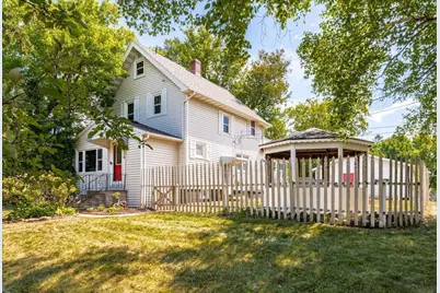 824 E 11th Street, Duluth, MN 55805 - Photo 1